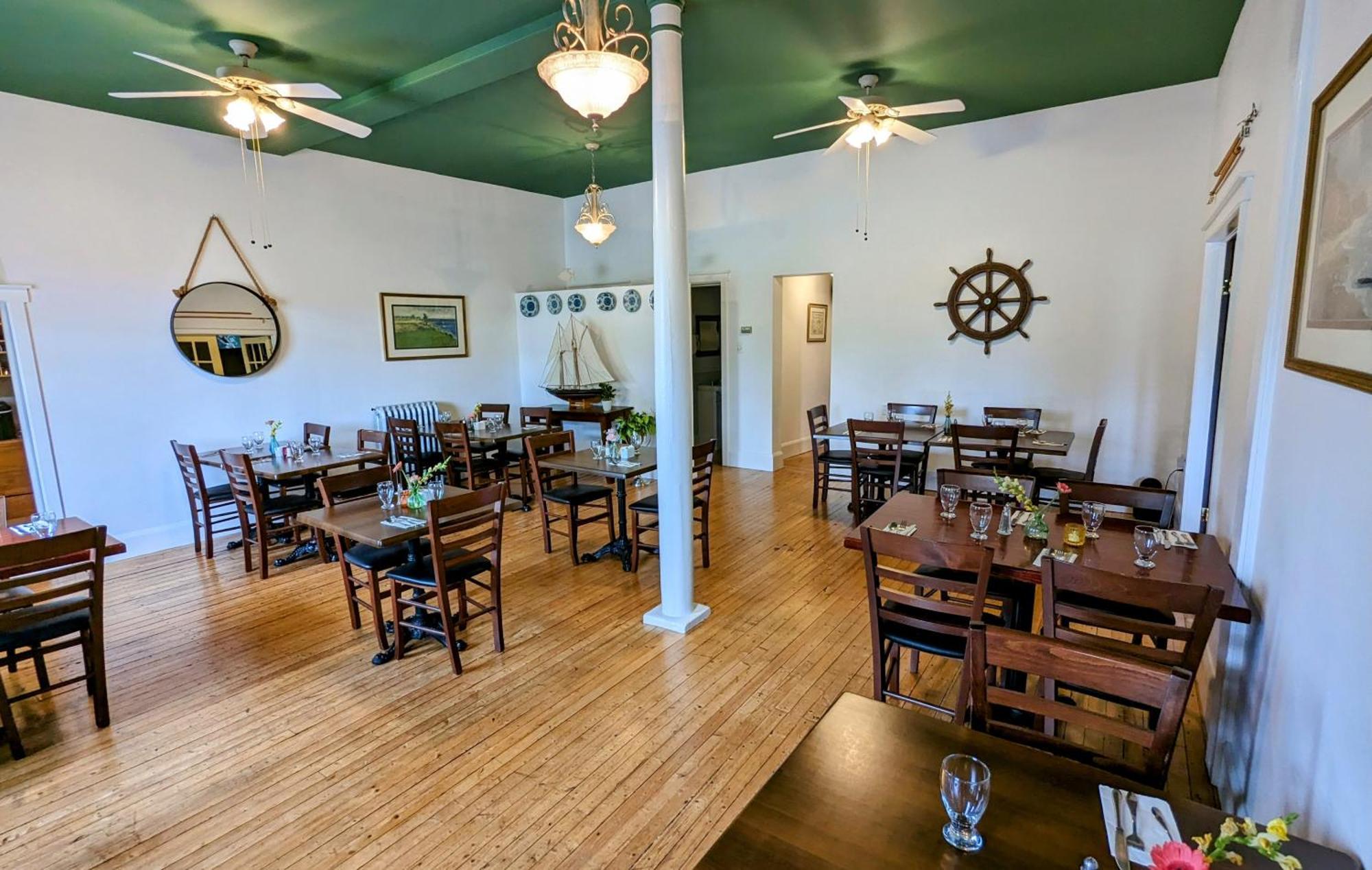 The Georgetown Inn Bagian luar foto